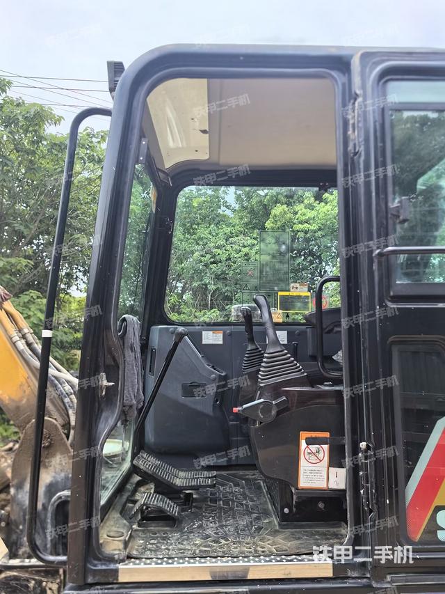 驾驶室整体（整机外观）