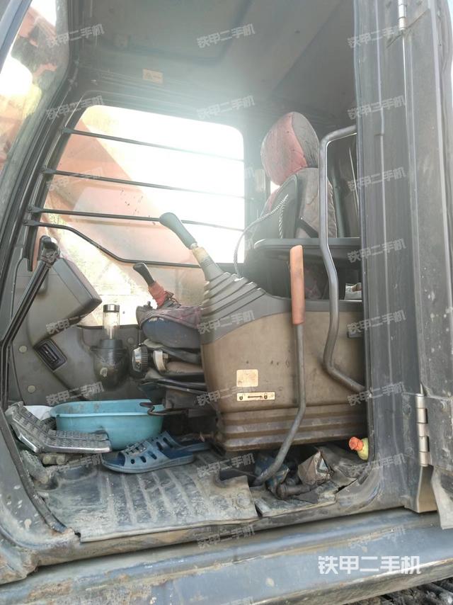 驾驶室整体（整机外观）