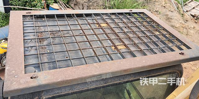 驾驶室顶部（整机外观）