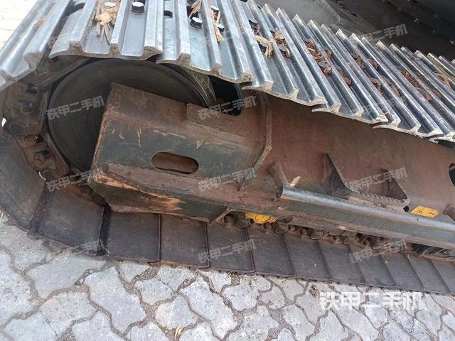 驾驶室顶部（整机外观）