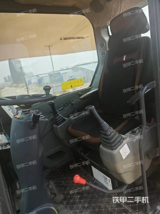 驾驶室整体（整机外观）