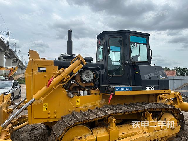 整机左侧（设备外观及核心部件）