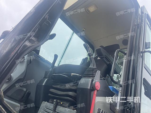 驾驶室整体（整机外观）