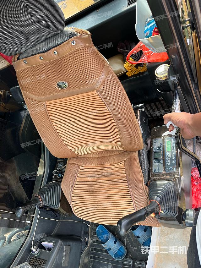 驾驶室整体（整机外观）