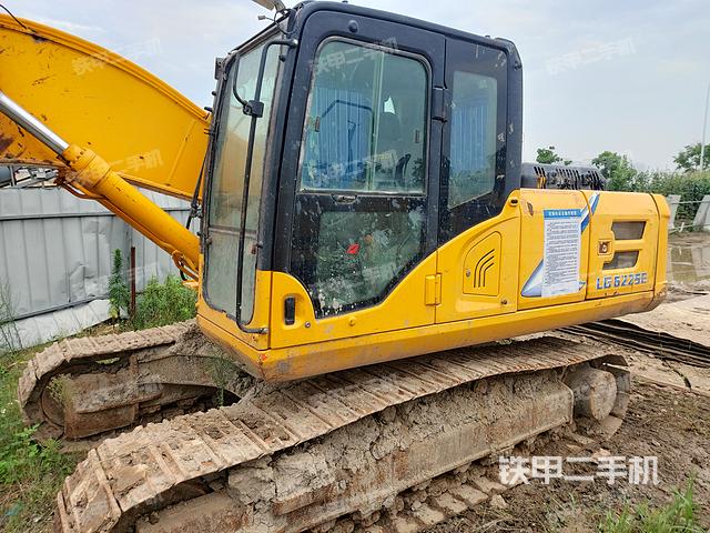 驾驶室整体（整机外观）