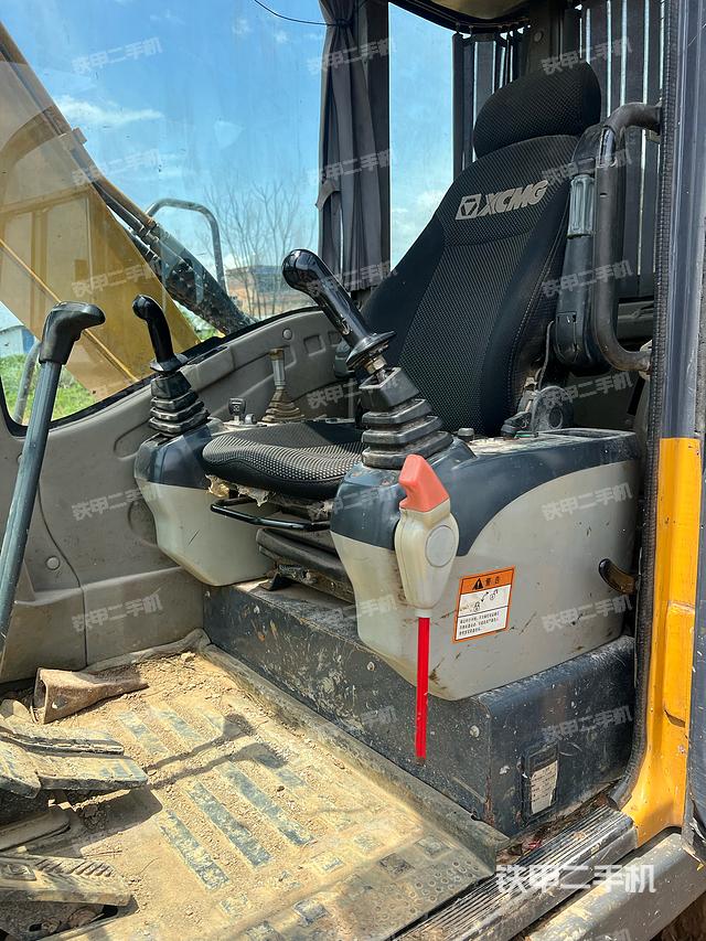 驾驶室整体（整机外观）