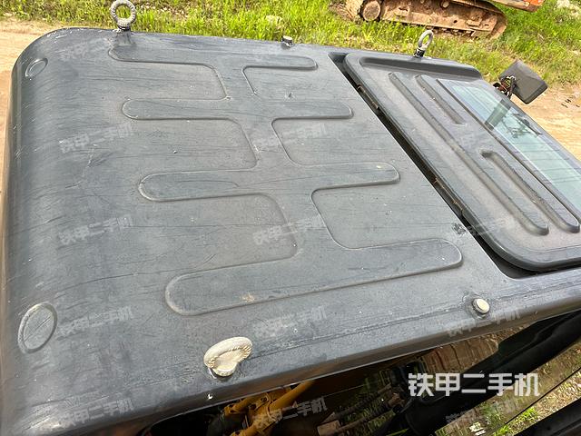 驾驶室顶部（整机外观）