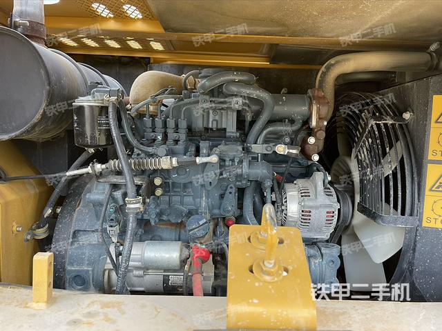 回转马达和主控阀（整机外观）