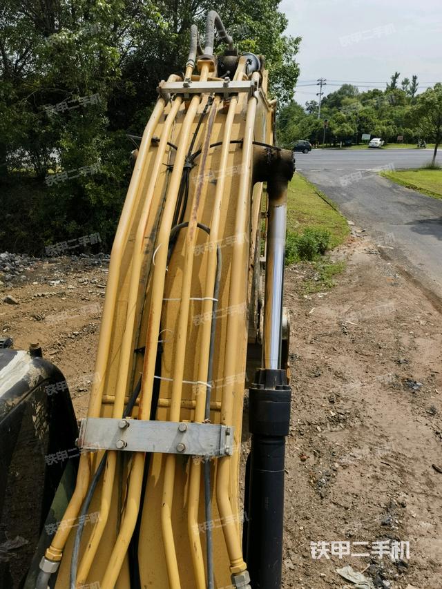 大臂背部俯視（工作和回轉(zhuǎn)裝置）