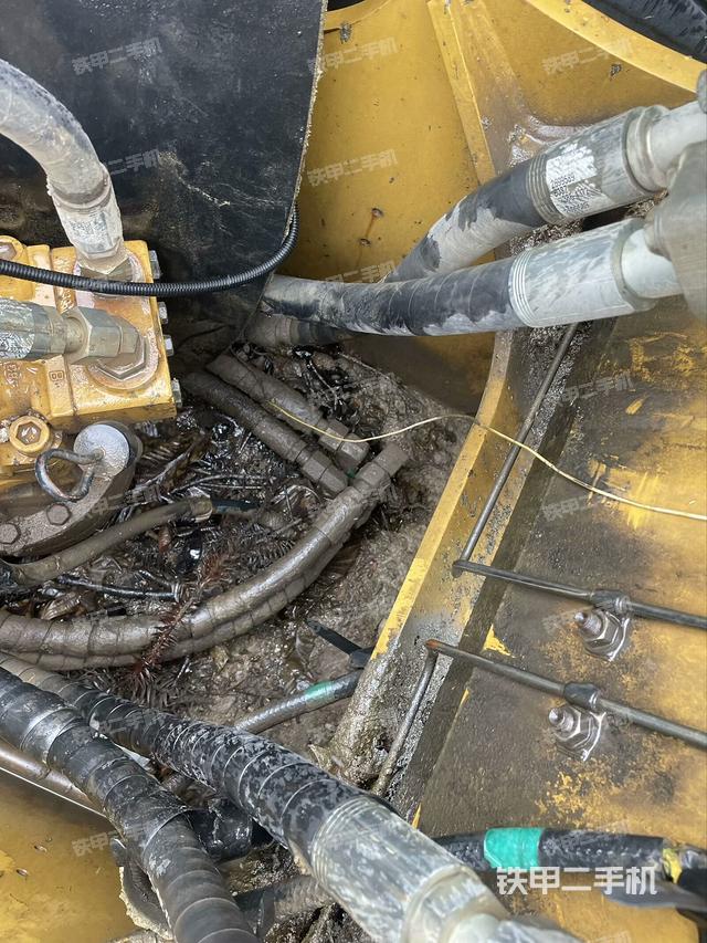 回轉(zhuǎn)馬達(dá)（上車部件）