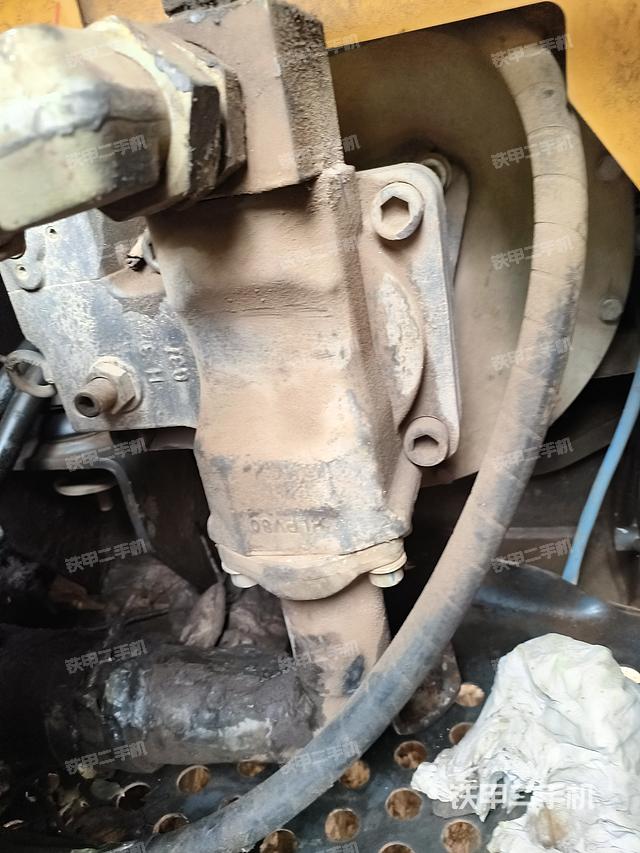 驾驶室顶部（整机外观）