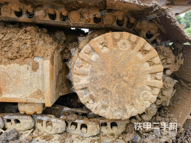 右驅(qū)動(dòng)輪（行走機(jī)構(gòu)）