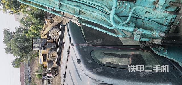 驾驶室顶部（整机外观）