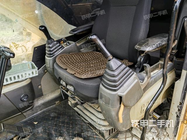 座椅左側(cè)控制臺(tái)/音響/含左手柄（駕駛室部分）