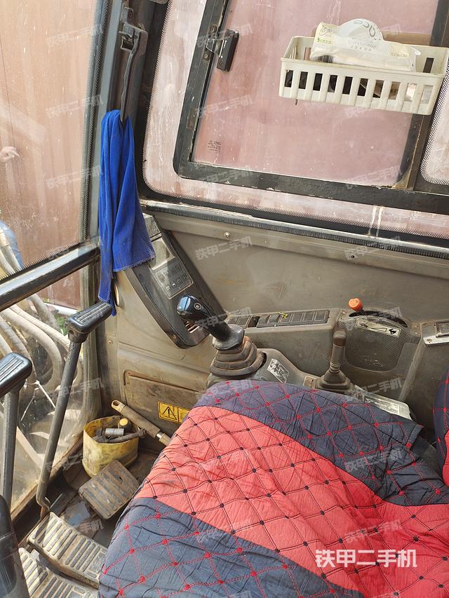 驾驶室整体（整机外观）