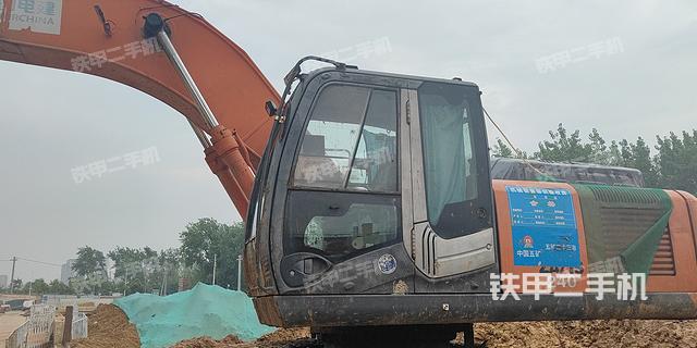 驾驶室整体（整机外观）