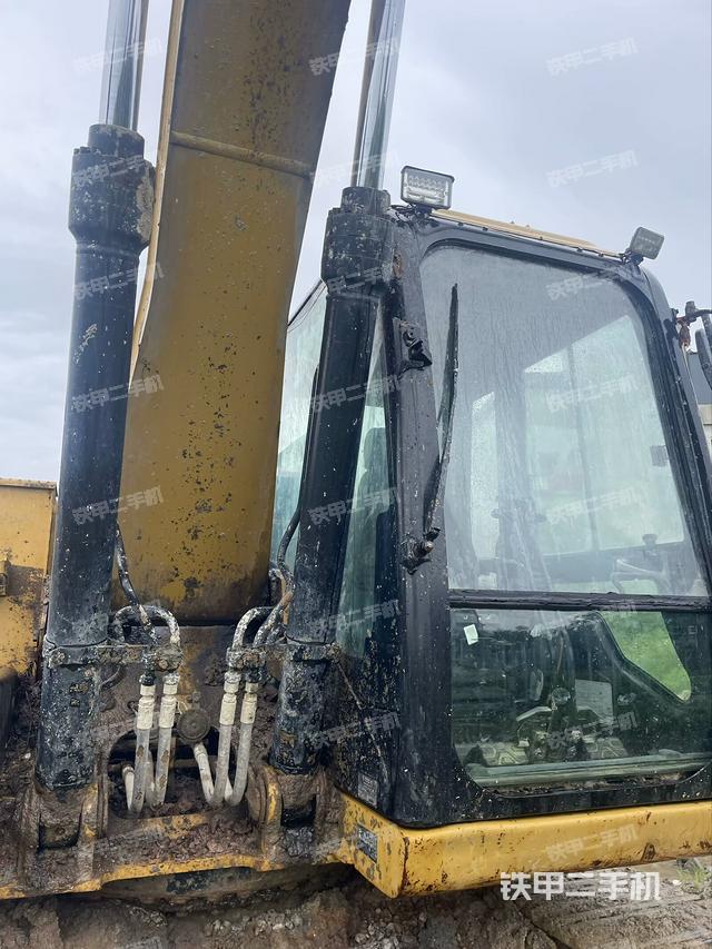 大臂根部?斜視（工作和回轉(zhuǎn)裝置）