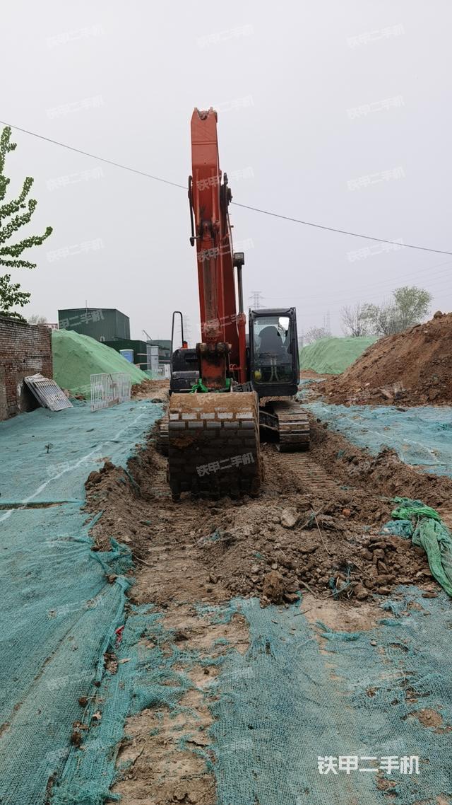 回转马达和主控阀（整机外观）