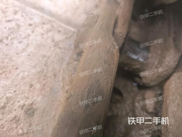 左驅(qū)動(dòng)輪（行走機(jī)構(gòu)）