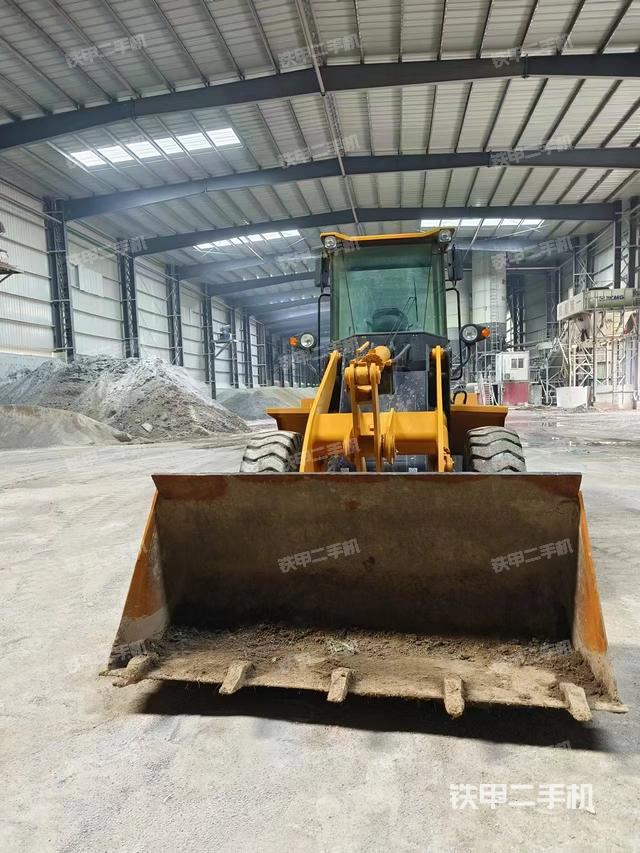 发动机左侧（整机外观及大件）