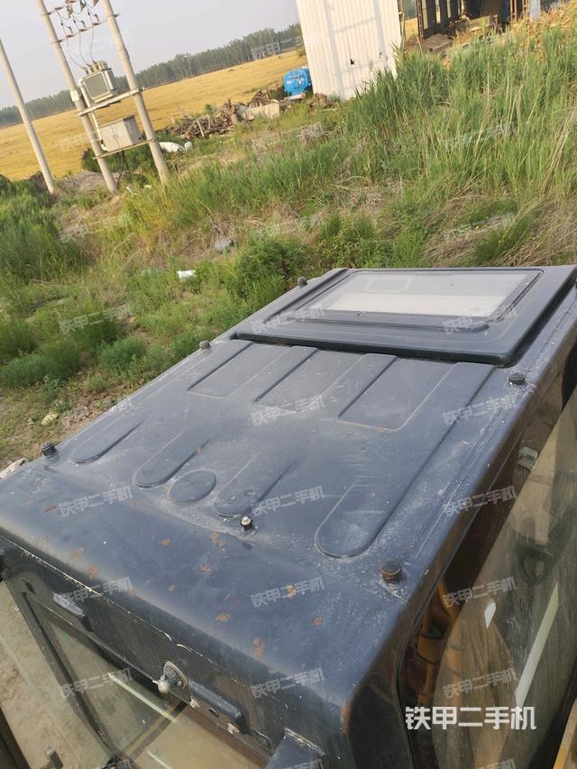 駕駛室頂部俯視(上車(chē)部件) 駕駛室頂部俯視(上車(chē)部件)