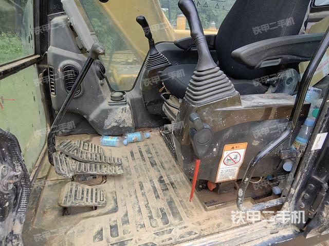 驾驶室整体（整机外观）