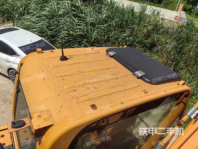 驾驶室顶部（整机外观）