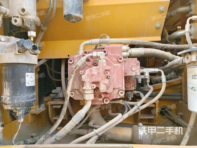 液壓泵斜45?右(大件艙室) 液壓泵斜45?右(大件艙室)