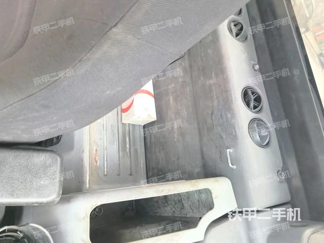 后窗玻璃角標(biāo)（駕駛室部分）