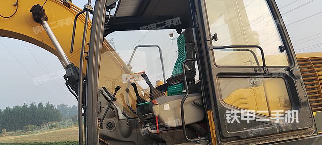 驾驶室整体（整机外观）