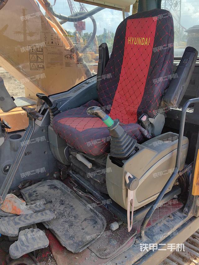 驾驶室整体（整机外观）