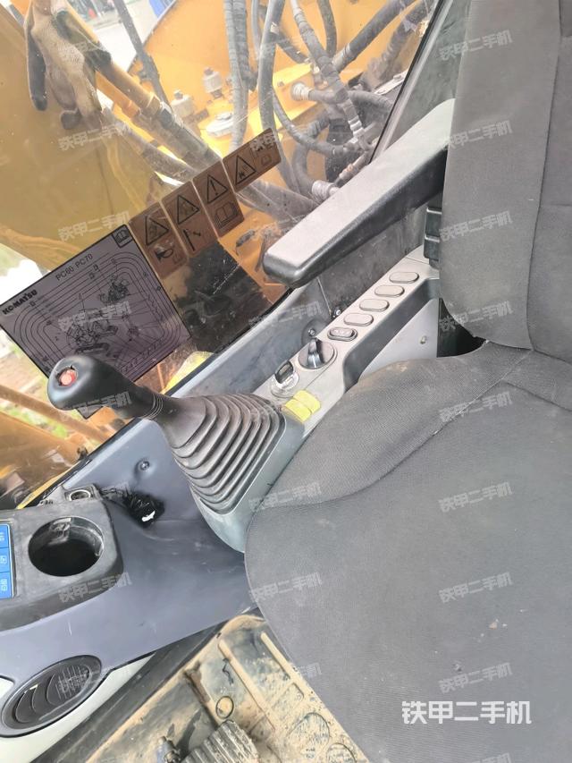 座椅左側(cè)控制臺(tái)/音響/含左手柄（駕駛室部分）