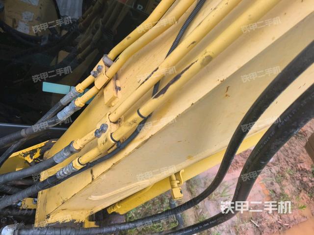 大臂根部?斜（工作和回轉(zhuǎn)裝置）