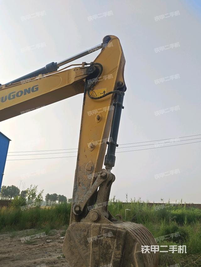 小臂整體左后(工作和回轉(zhuǎn)裝置) 小臂整體左后(工作和回轉(zhuǎn)裝置)