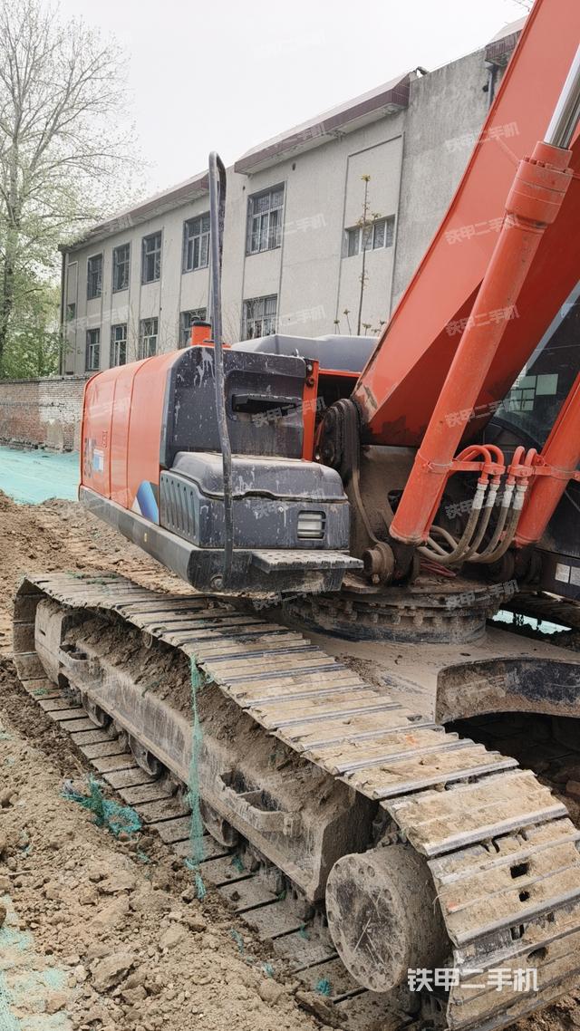 单侧履带整体（整机外观）