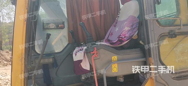 驾驶室整体（整机外观）