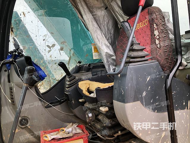 驾驶室整体（整机外观）