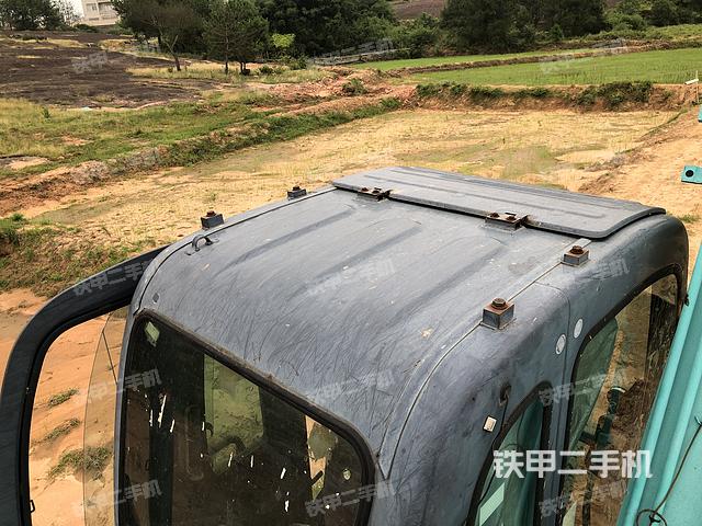 驾驶室顶部（整机外观）