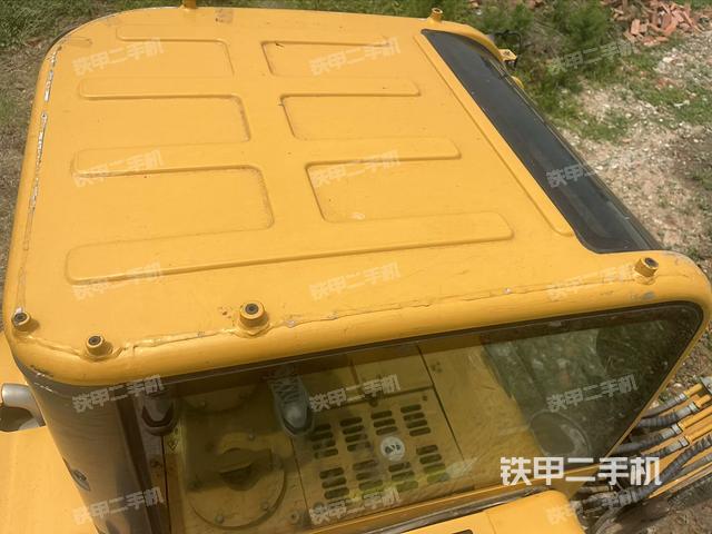 驾驶室顶部（整机外观）