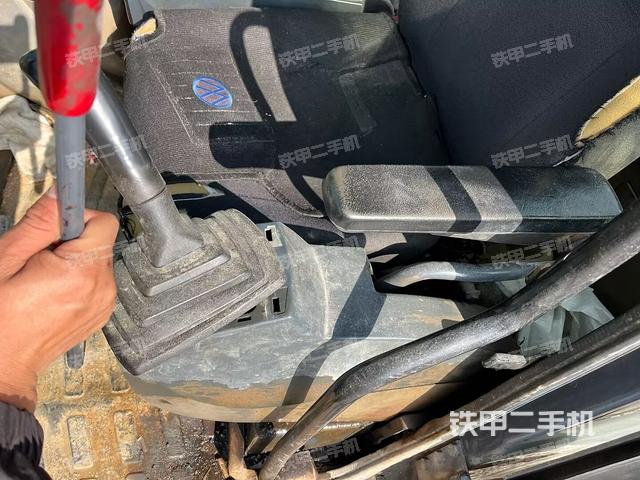 驾驶室整体（整机外观）