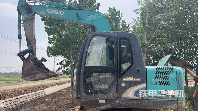 驾驶室整体（整机外观）