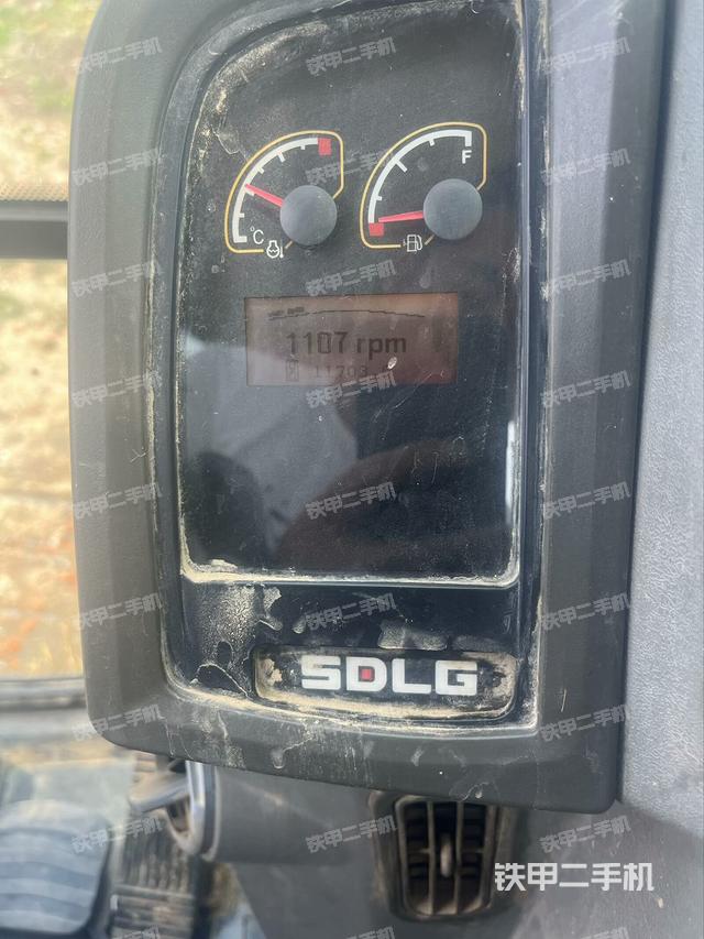 驾驶室整体（整机外观）