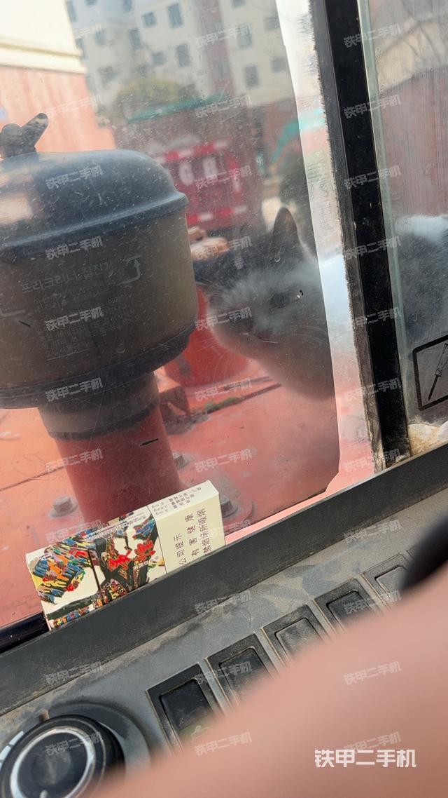 驾驶室整体（整机外观）