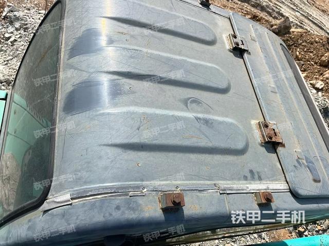 驾驶室顶部（整机外观）