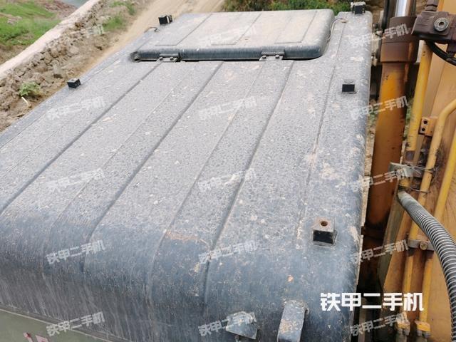 驾驶室顶部（整机外观）