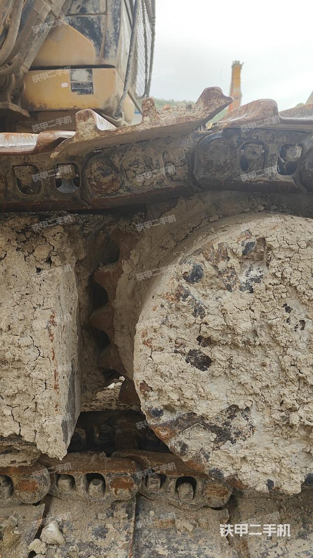 驾驶室顶部（整机外观）