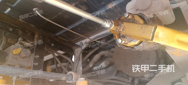 回转马达和主控阀（整机外观）