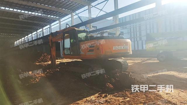 驾驶室顶部（整机外观）