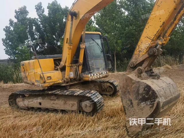 驾驶室顶部（整机外观）