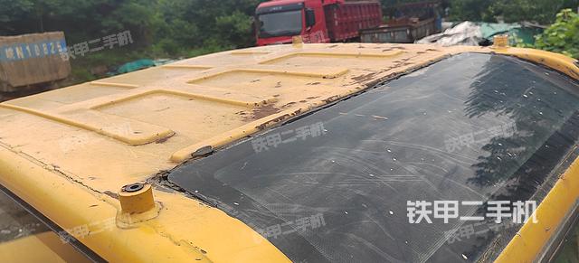 驾驶室顶部（整机外观）